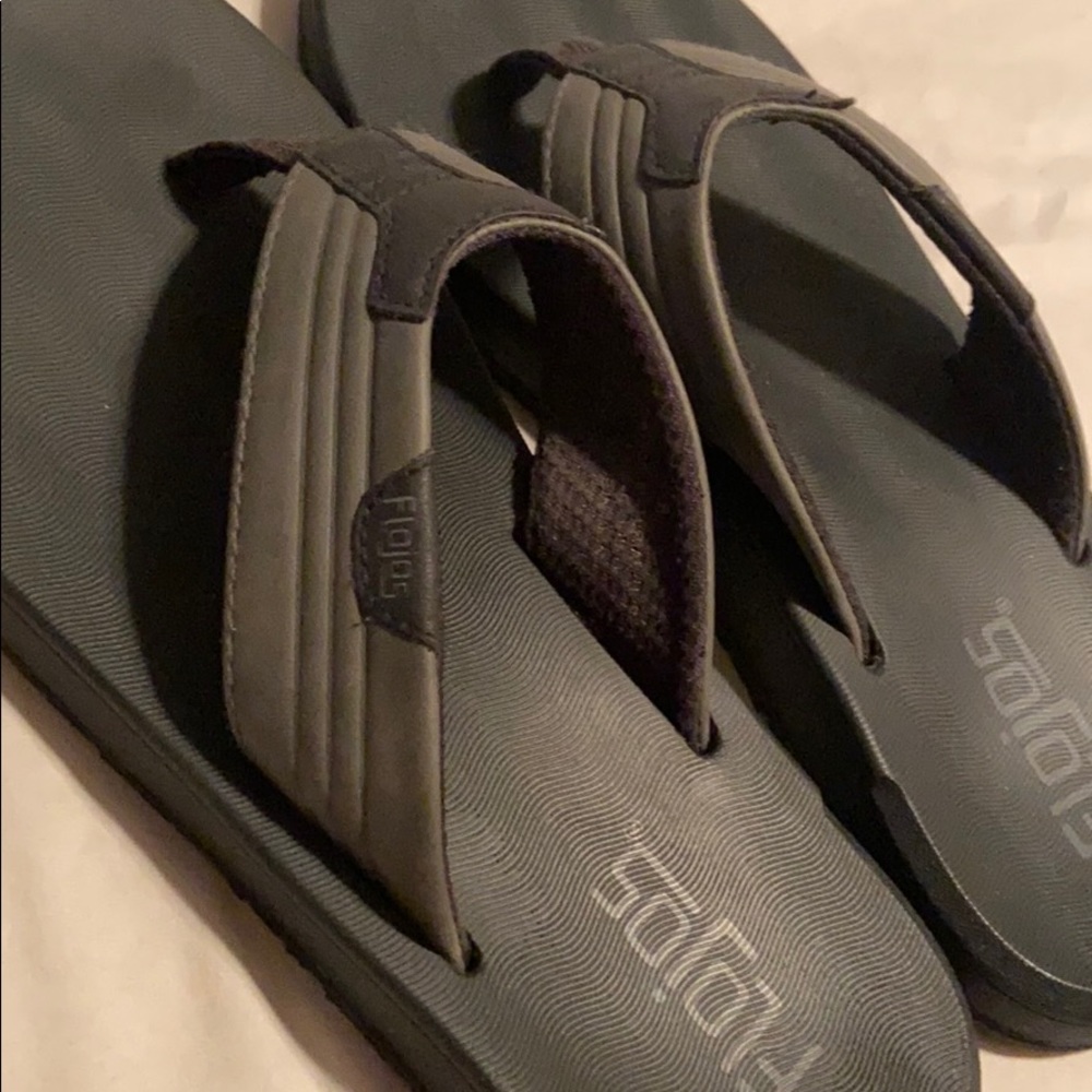 Sandals - Picture 3 of 3